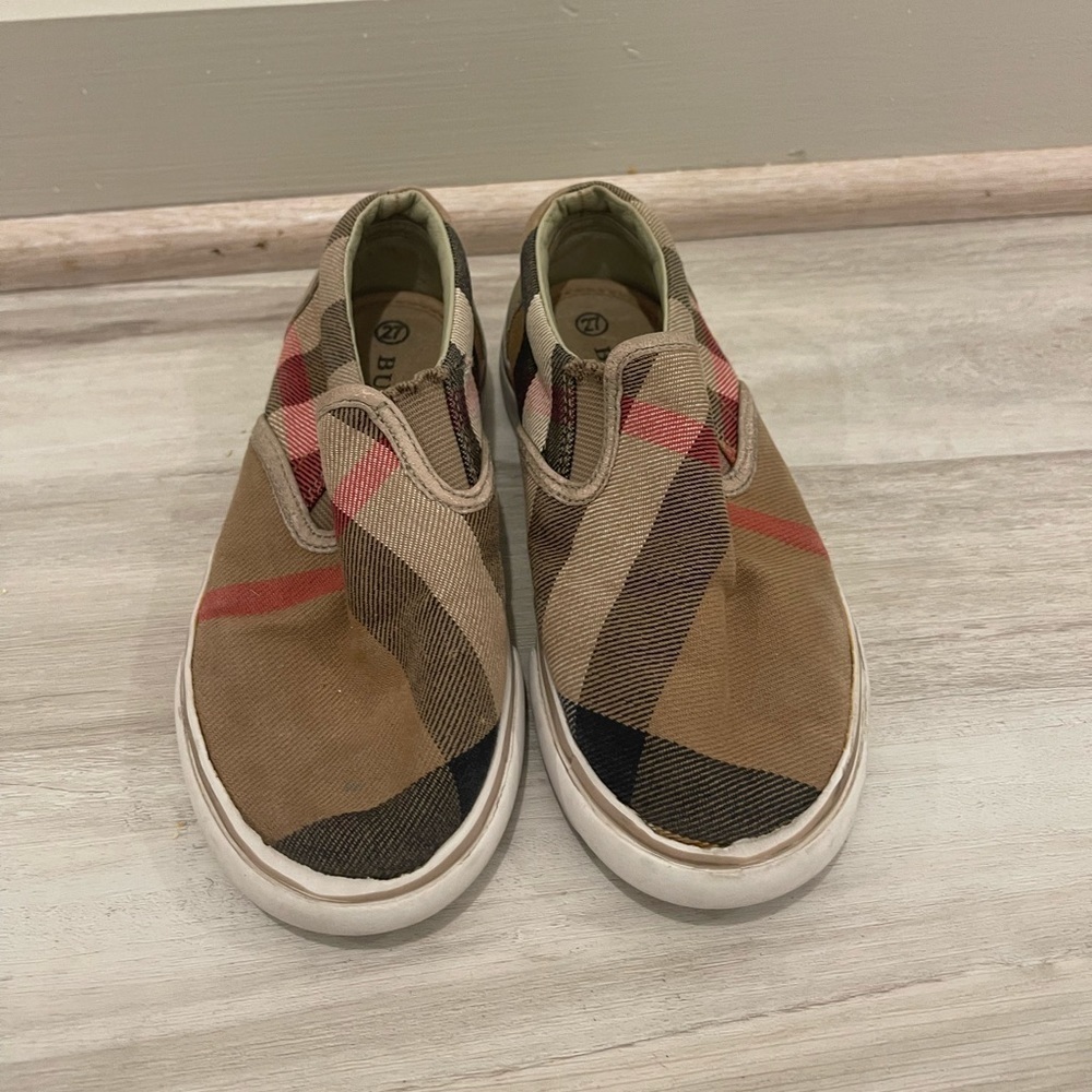 Burberry shoes for‎ Kids Size 27